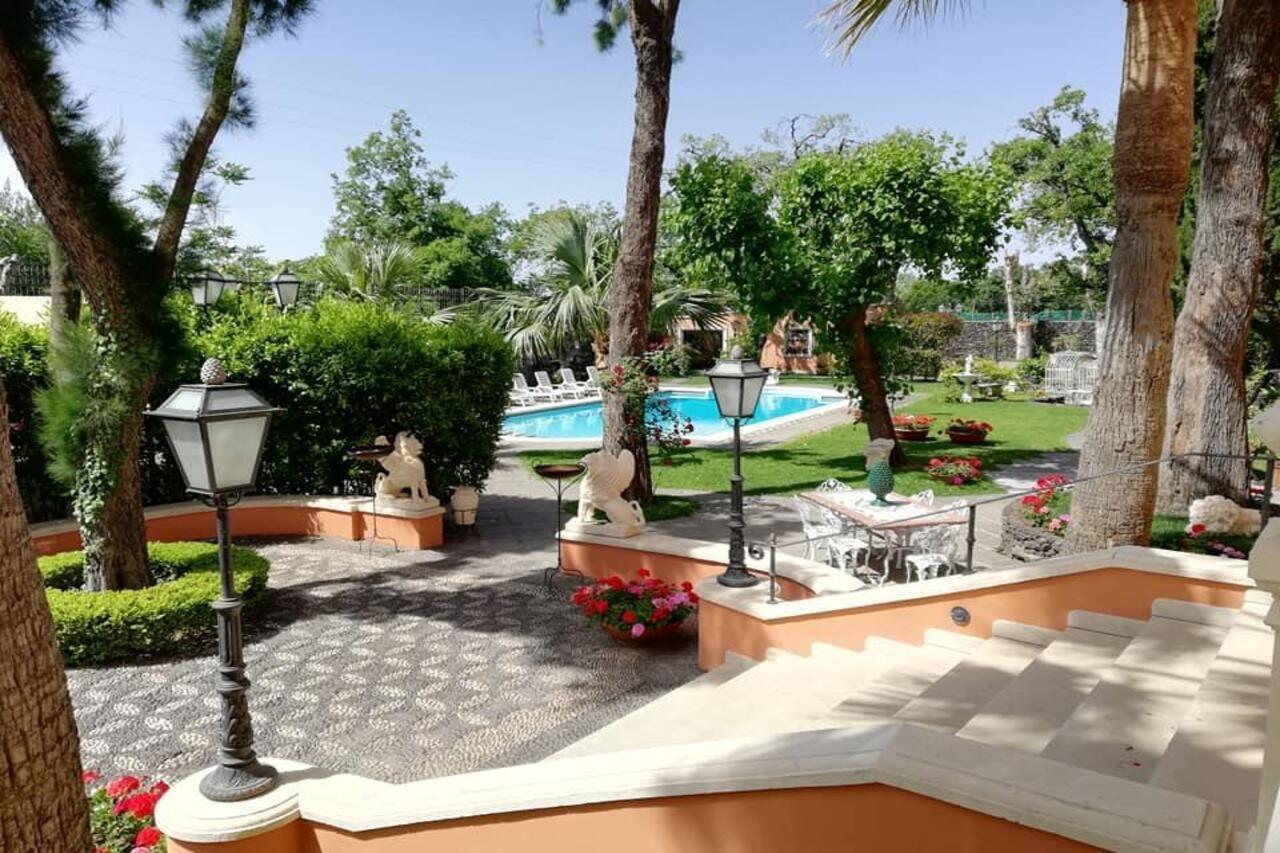 Hotel Villa Paradiso Dell'Etna サン・ジョヴァンニ・ラ・プンタ エクステリア 写真