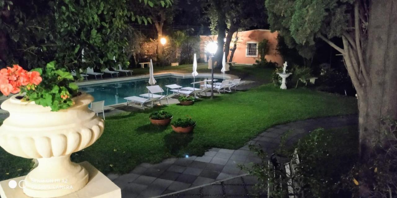 Hotel Villa Paradiso Dell'Etna サン・ジョヴァンニ・ラ・プンタ エクステリア 写真